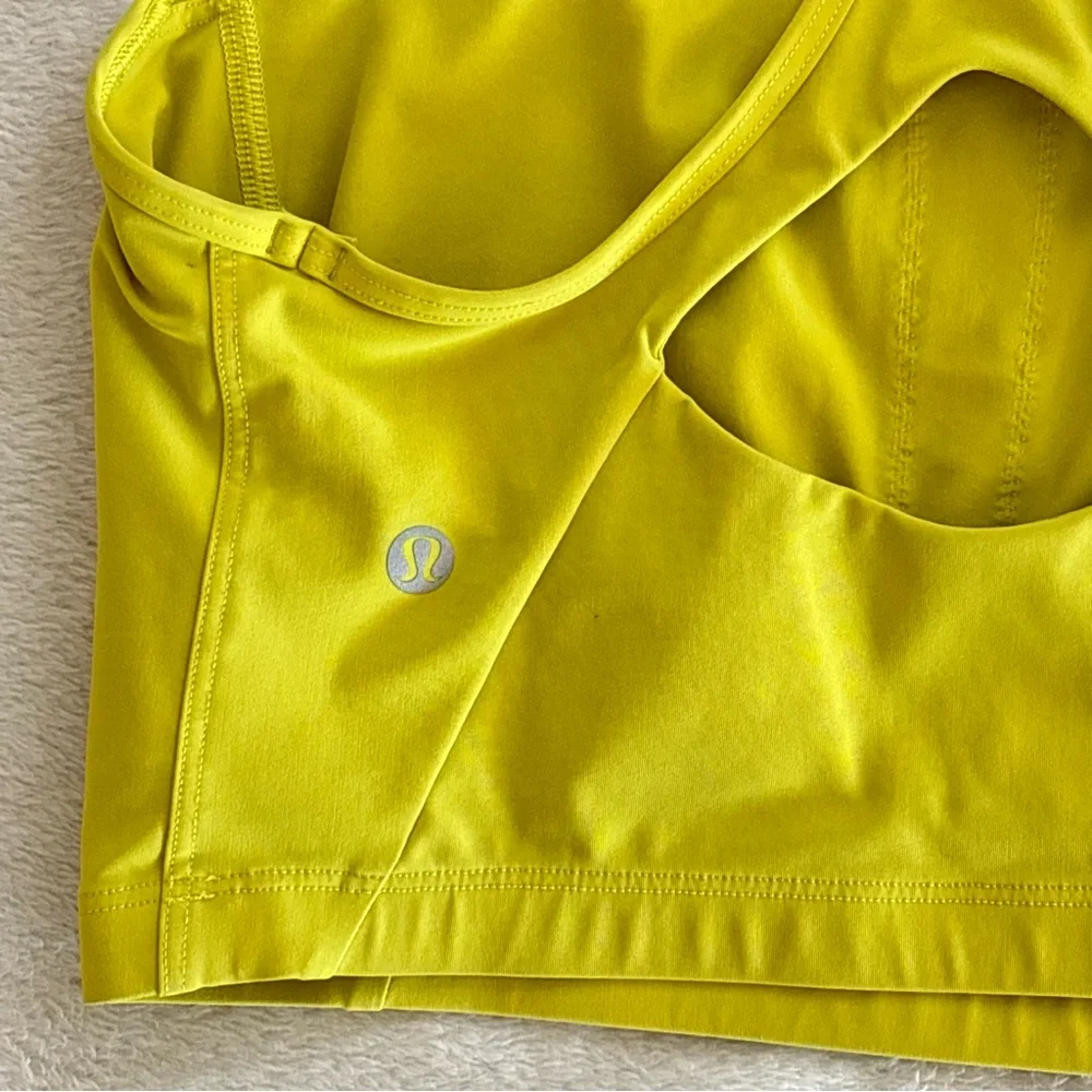 Lululemon Unleash Strength Sports Bra *Medium Support Yellow Serpentine Size 6
